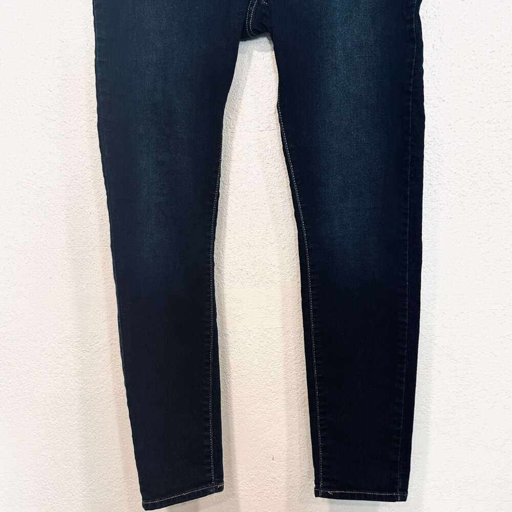 NWOT Signature Levi Strauss Pull On Skinny Jeans Shaping Indigo 36x30 Sz 16 Long - Picture 7 of 9